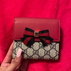 Gucci bow wallet